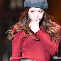 モデルプレス - 乃木坂46松村沙友理、ランウェイでも“ぷく顔”!美脚あらわなミニスカコーデ<TGC2017A/W>