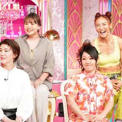 （左から）栗原恵、野呂佳代、ナヲ、AYA（C）日本テレビ