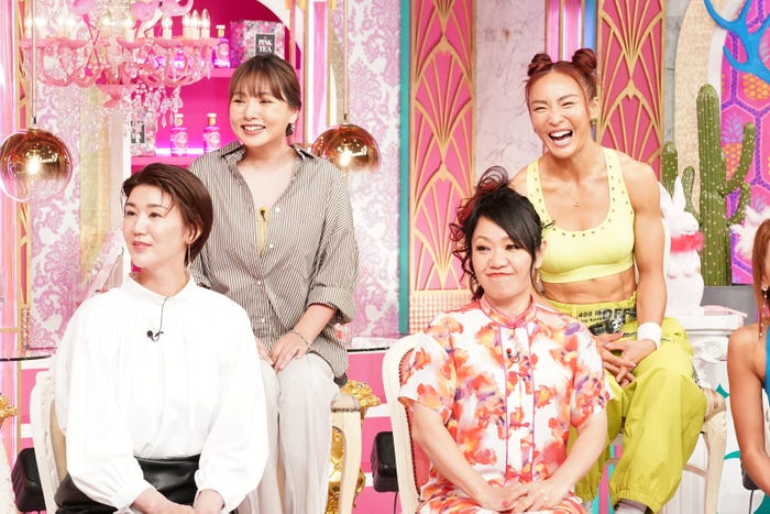 (左から)栗原恵、野呂佳代、ナヲ、AYA(C)日本テレビ