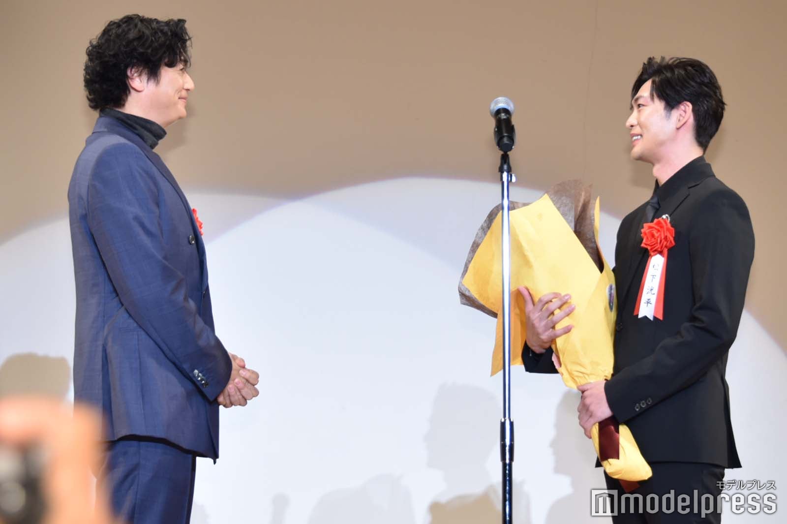  井浦新、松下洸平 （C）モデルプレス