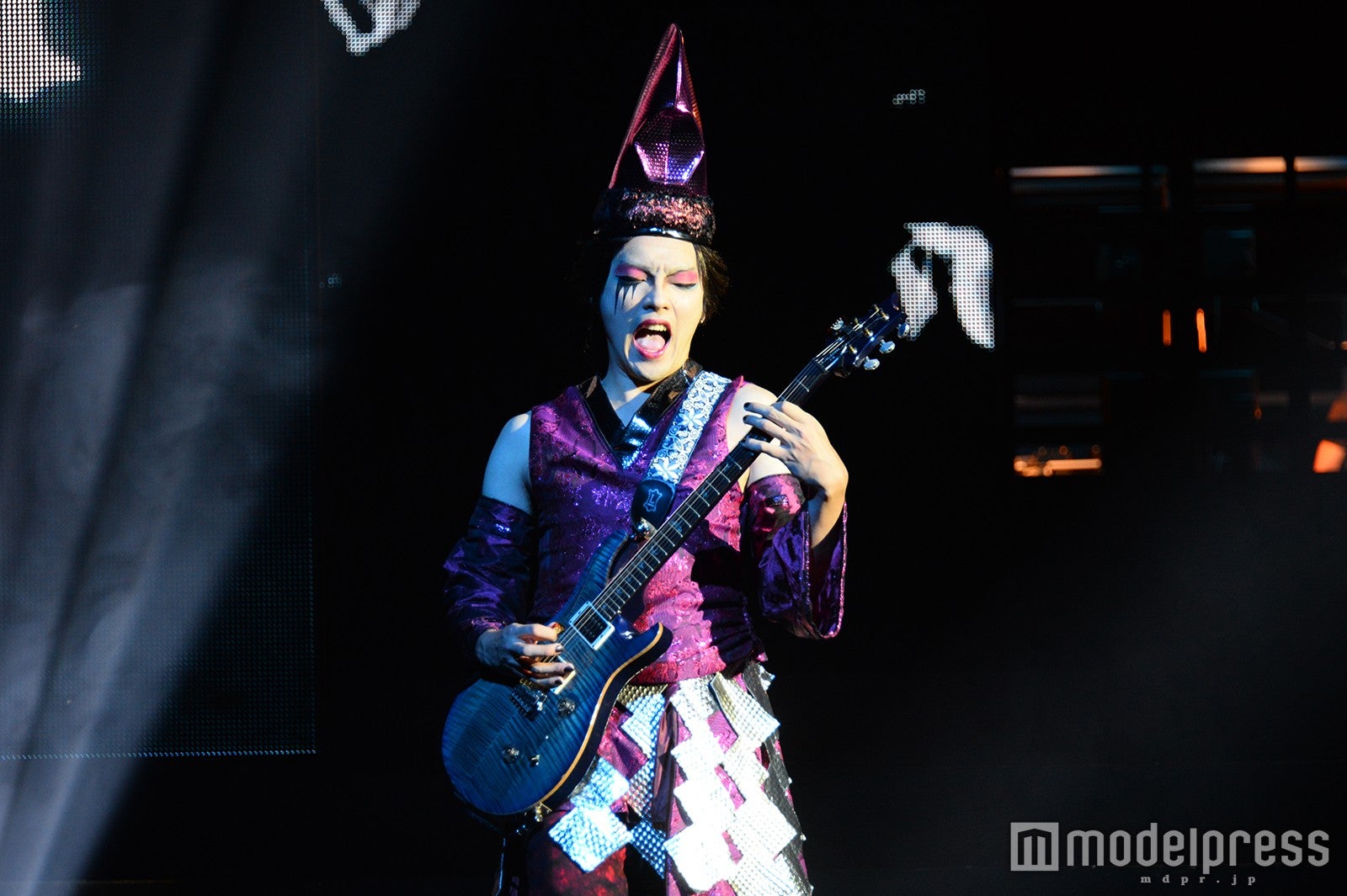 劇団☆新感線舞台「Vamp Bamboo Burn～ヴァン！バン！バーン！～」フォトコールの様子（C）モデルプレス