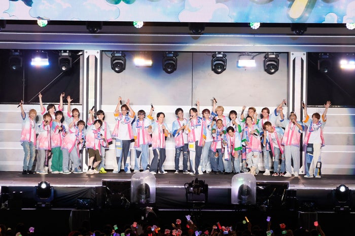 SUPER EIGHTらKAMIGATA BOYZ、初スタジアム公演“浪花の夏祭り”に11万人熱狂 関西総勢106人集結で全45曲披露【KAMIGATA BOYZ DREAM IsLAND 2024／ライブレポート・セットリスト】