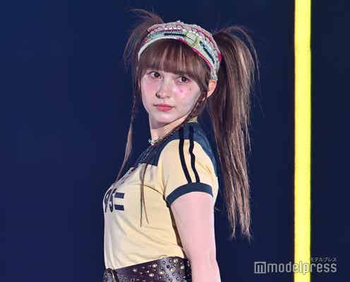 FRUITS ZIPPER早瀬ノエル、タイトTでほっそり二の腕披露 高めツインテールが可愛い【IDOL RUNWAY COLLECTION 2025】