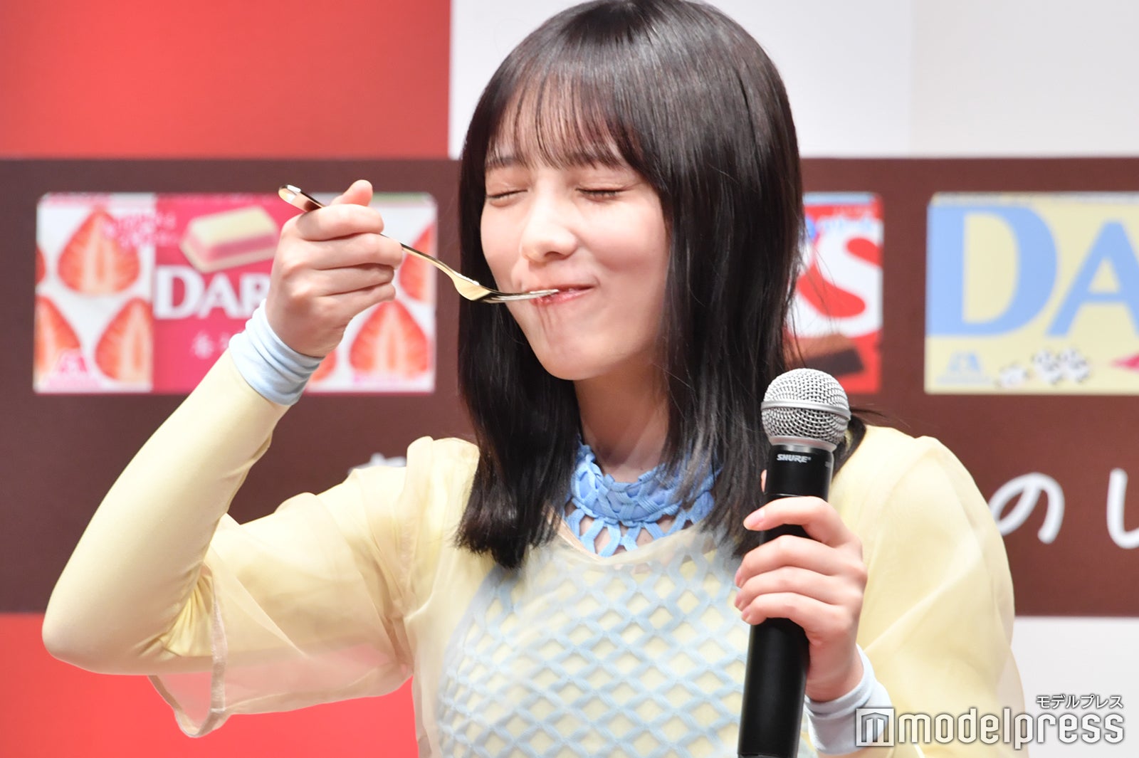 優勝者としてケーキを食べる与田祐希（C）モデルプレス