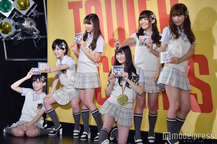 (左から)太田夢莉、須藤凜々花、白間美瑠、矢倉楓子、薮下柊、渋谷凪咲(C)モデルプレス