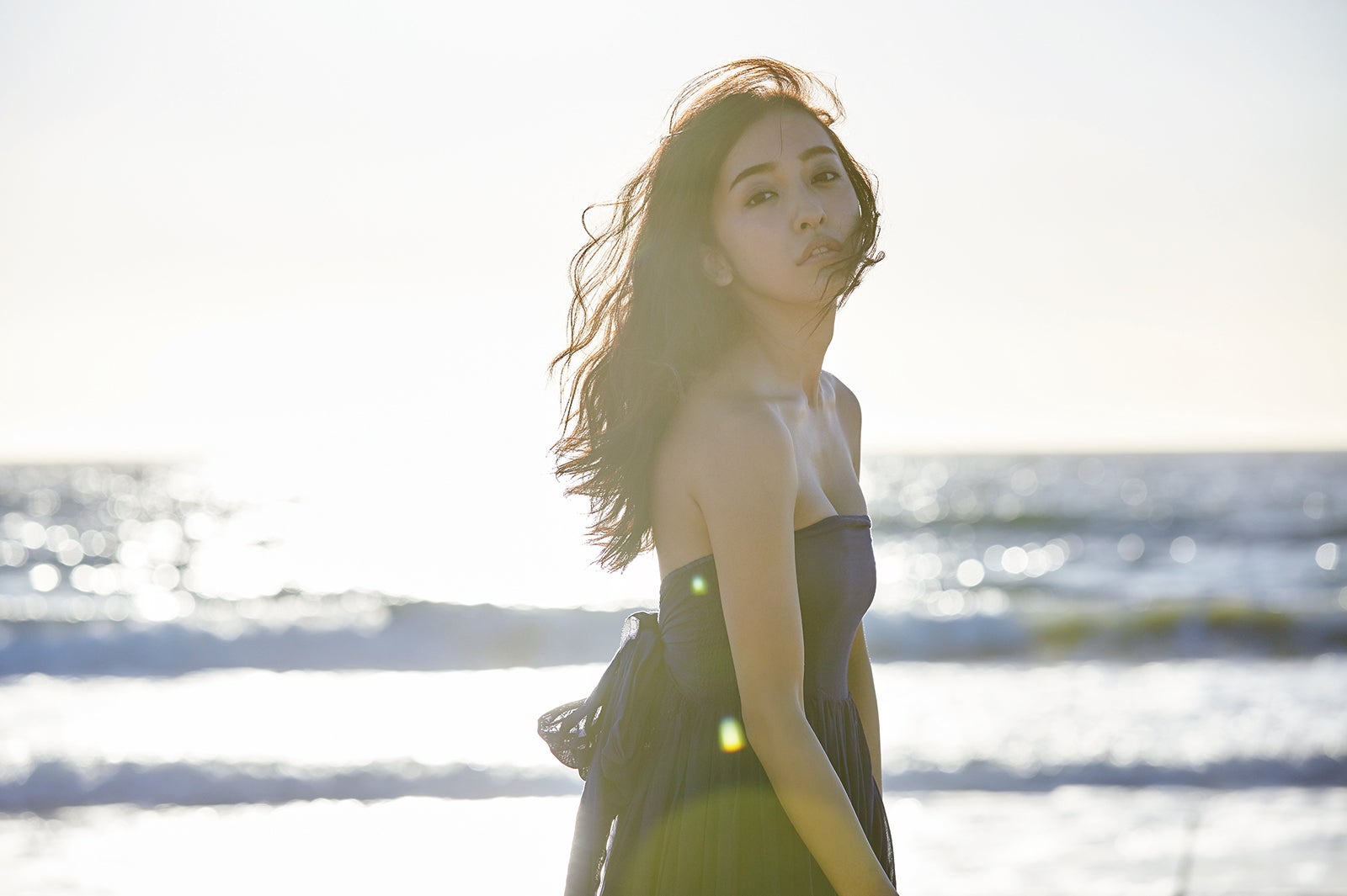 板野友美写真集『Wanderer』 ND CHOW（撮影）講談社