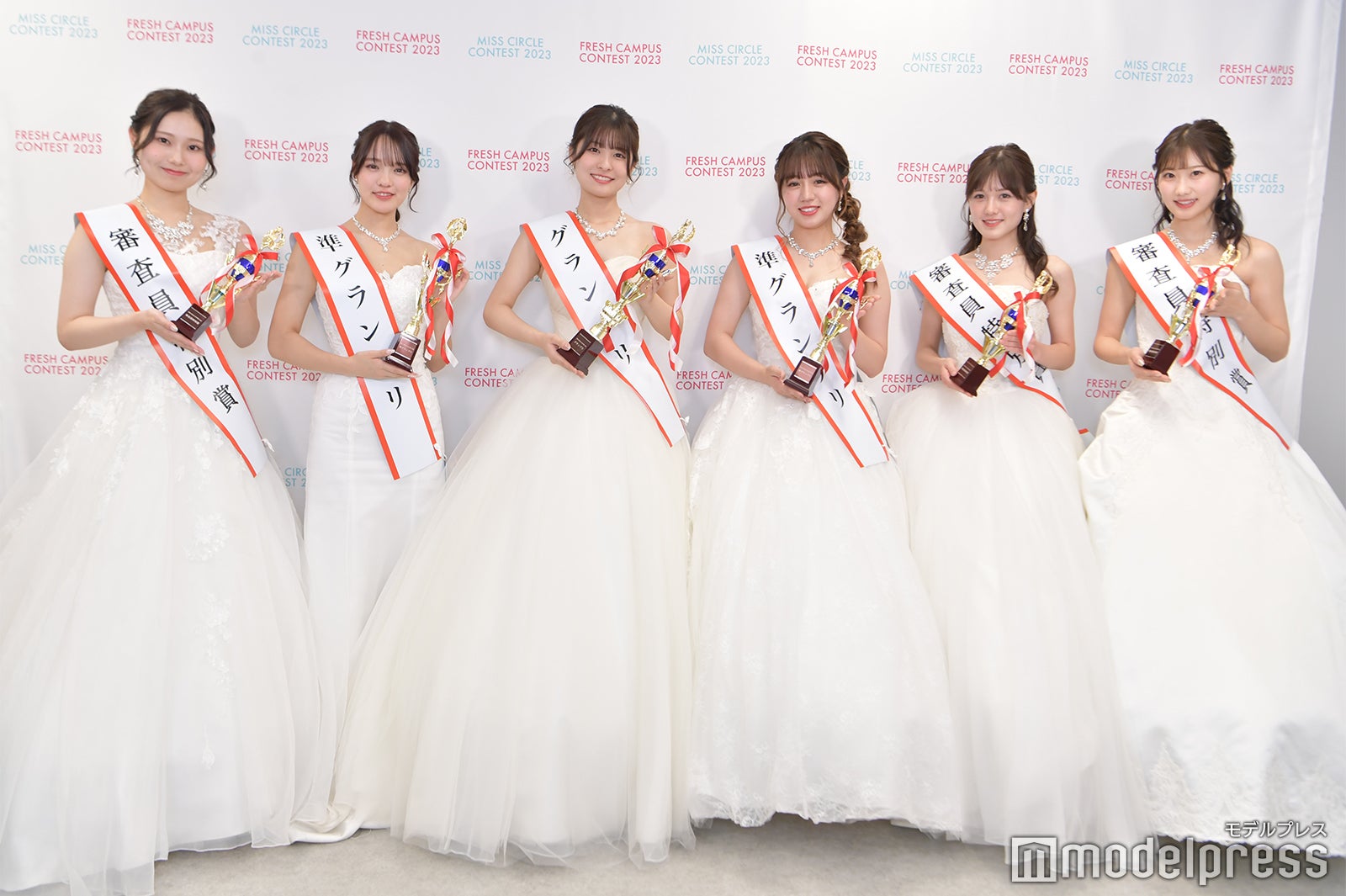（左から）富谷陽菜さん、粕谷亜理紗さん、入山七菜さん、吉田優花さん、本間帆風さん、檜山叶果さん（C）モデルプレス