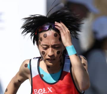 【大阪マラソン】アレ何！？騒然の吉田響の全身丸テープ100枚超→浅尾美和さん「顔まで貼るのは見たことがない」 私も現役時代にお世話になりましたがと解説