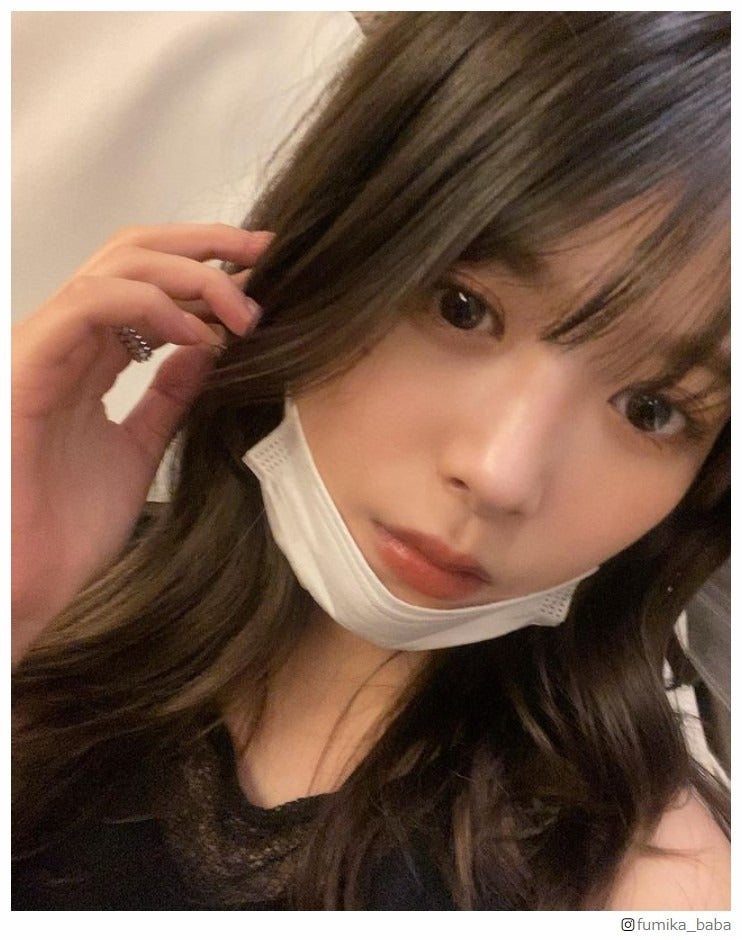 馬場ふみか、久々の前髪に反響「雰囲気変わって可愛い」「どっちも好き」