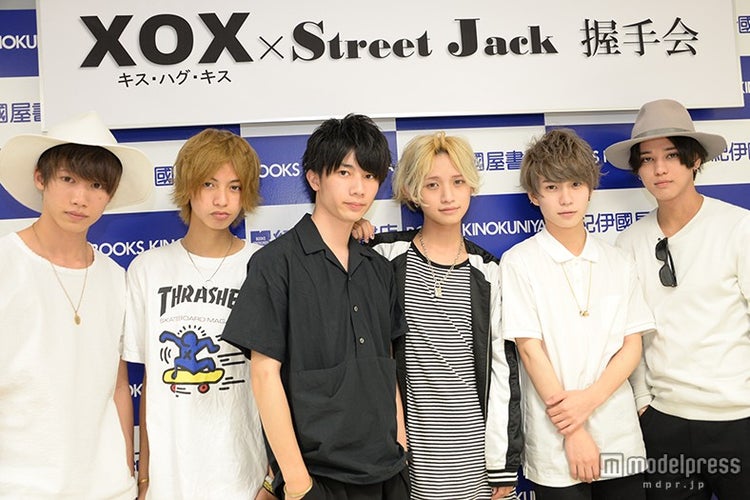 画像2 25 新世代のイケメングループ Xox 濃密 握手会にファン熱狂 女子450人が詰めかける モデルプレス