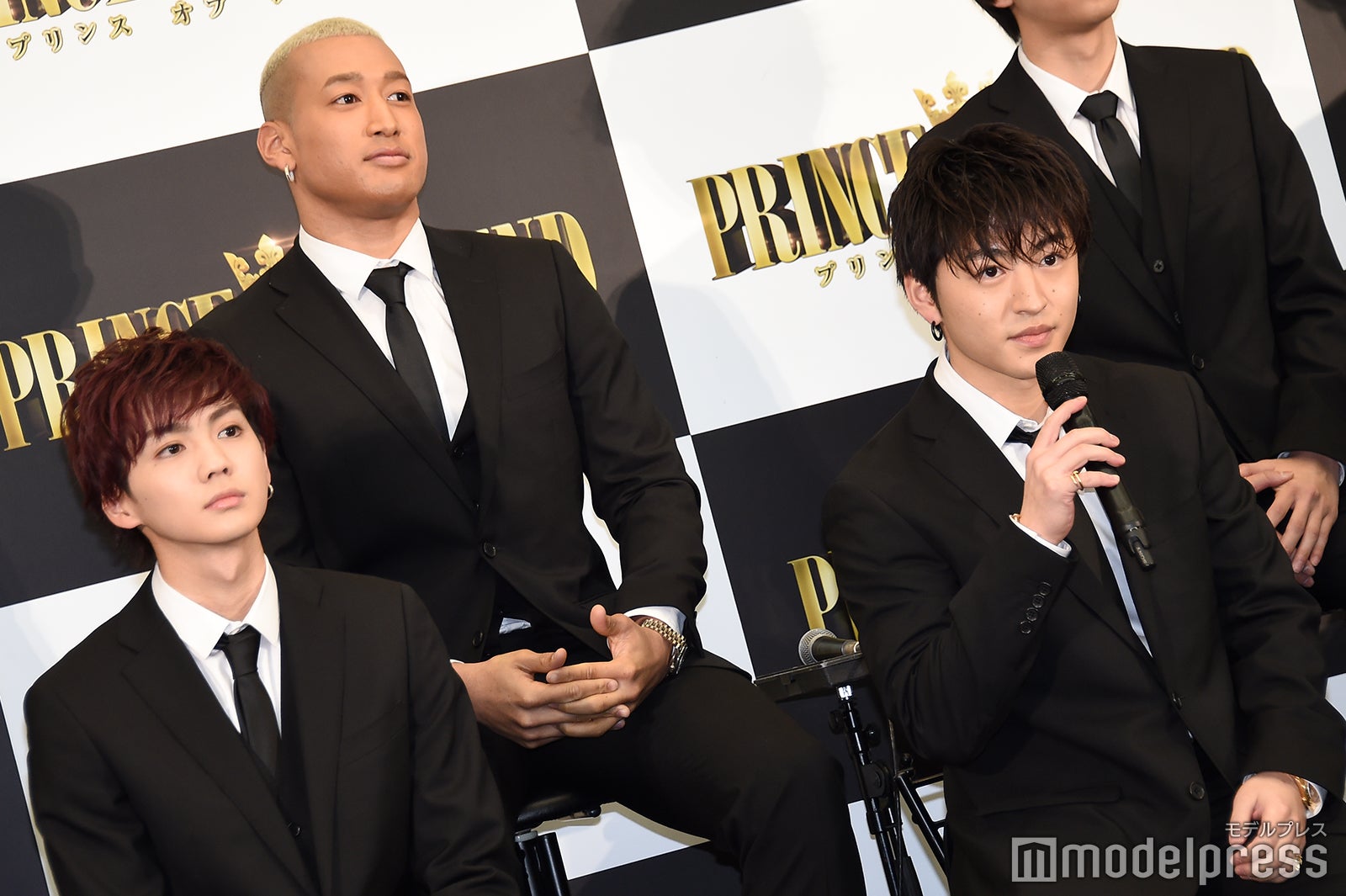 （前列左から）吉野北人、佐野玲於（後列）関口メンディー （C）モデルプレス