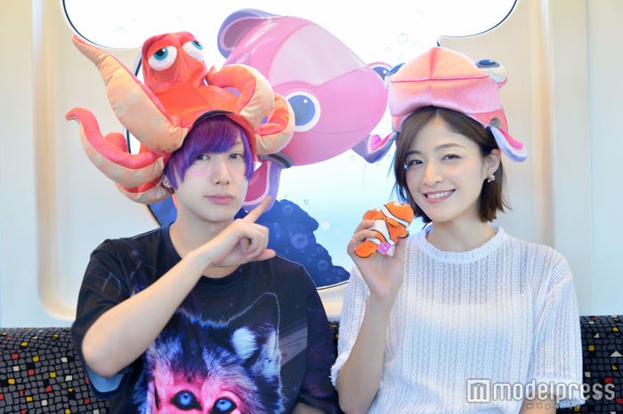 内装もニモ仕様/モデル:ゆーちゃそ王子(左)、森田紗英(右)/(C)モデルプレス