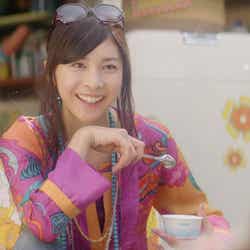 竹内結子出演の新CM「ガレージセール」篇