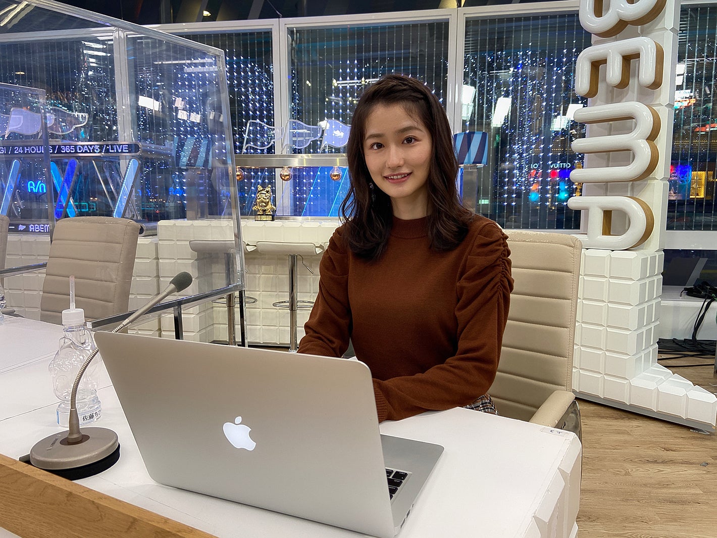 佐藤ちひろアナウンサー／「ABEMA NEWS×モデルプレス」アナウンサー連載Vol.3（提供写真）