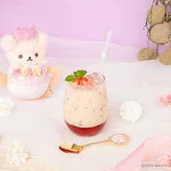コリラックマのいちごミルクティー税込990円/提供画像