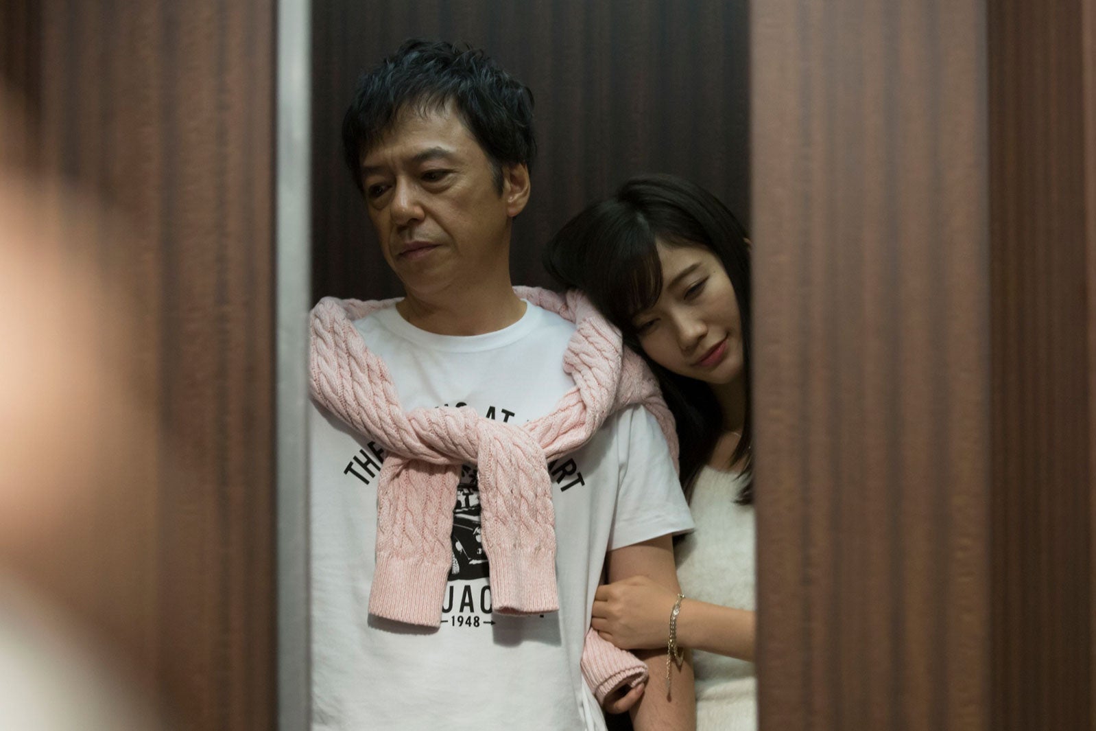 板尾創路、小倉優香／「フリンジマン ～愛人の作り方教えます～」第9話より（画像提供：テレビ東京）