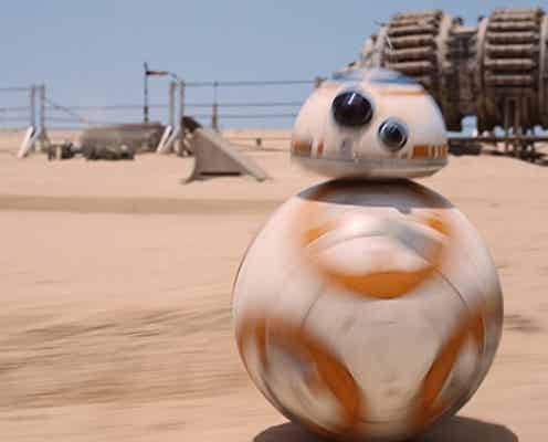 「スター・ウォーズ」最新作、コロコロ可愛い新ドロイドが人気