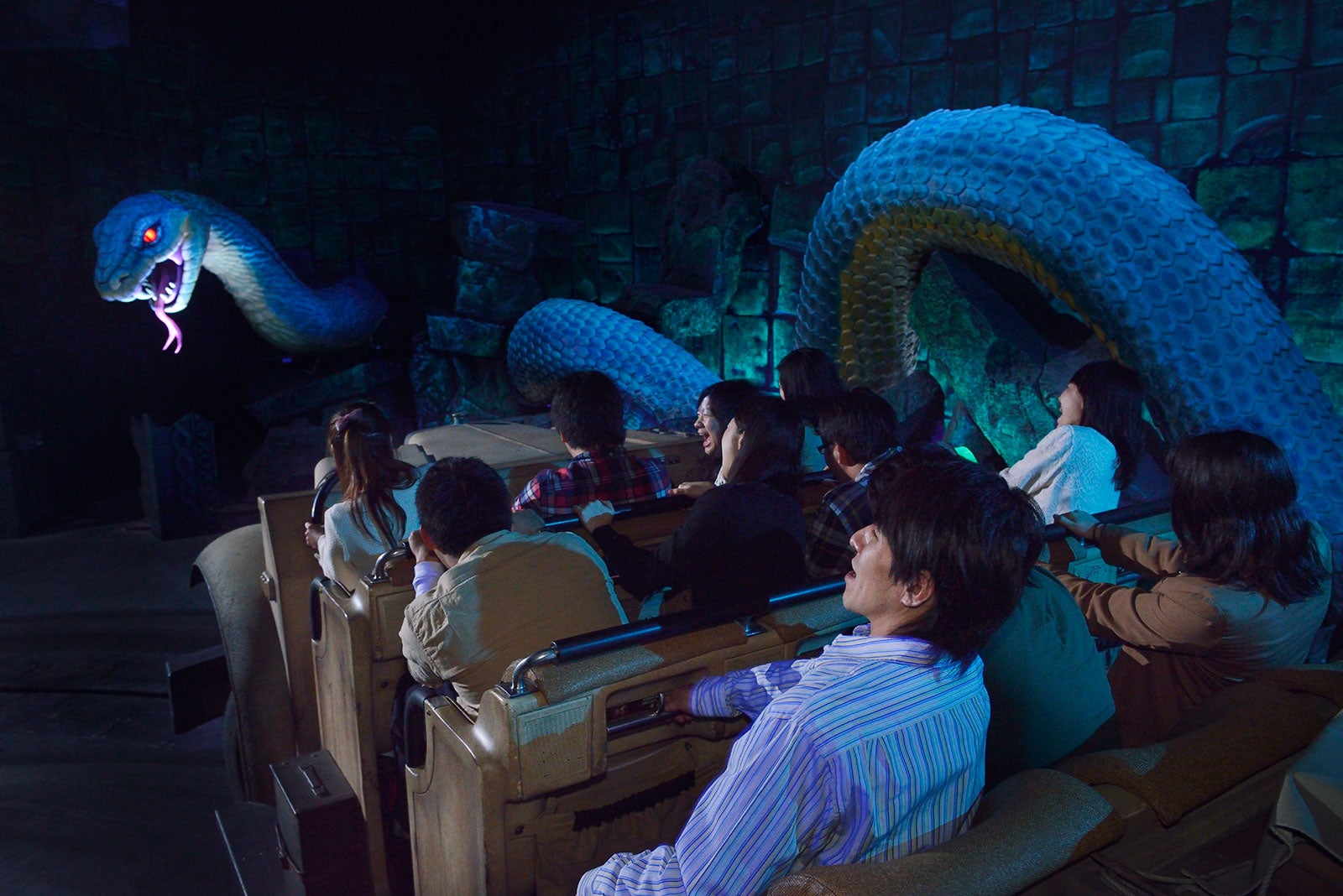 インディ・ジョーンズ・アドベンチャー： クリスタルスカルの魔宮（C）Disney