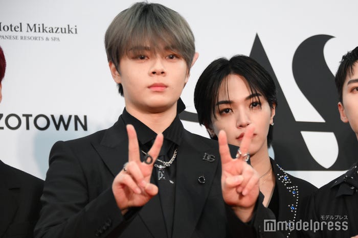 鶴房汐恩(C)モデルプレス