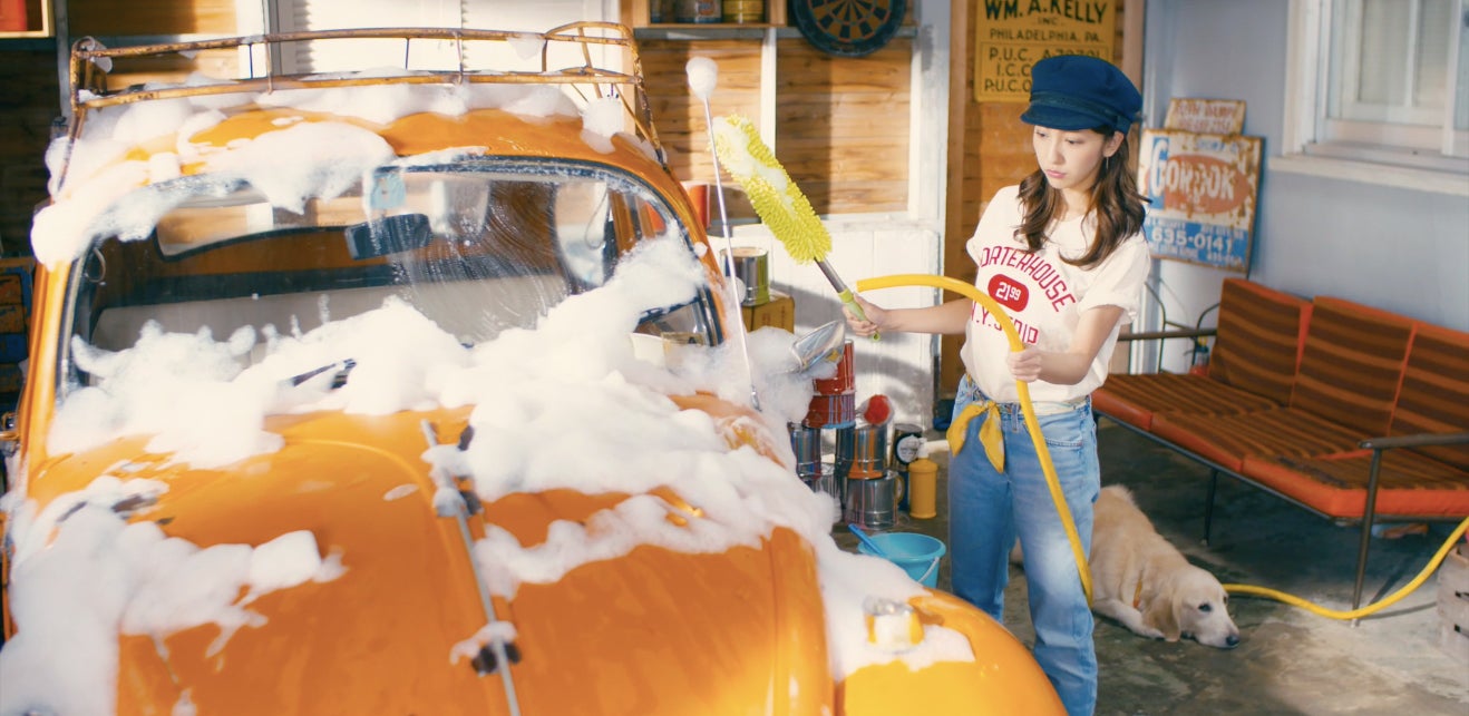 板野友美「#いいね！」MVより（提供画像）