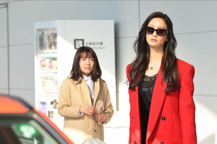 上白石萌音、菜々緒「オー!マイ・ボス!恋は別冊で」第1話より(C)TBS