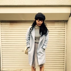冬から春への変わり目は、コーデに色をプラスして華やかさをON!