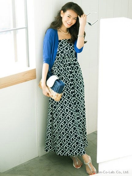 ビジュー付トングサンダル「M.deux」7,452円（税込）