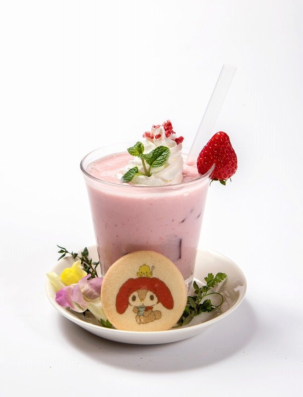 いちごミルクスムージー810円（税込）（C）2015，2017 SANRIO CO．，LTD．