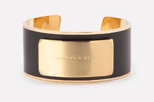 クラシックブレスレット「CHARLES & KEITH」7,020円（税込）／画像提供：CHARLES & KEITH OFFICIAL ONLINE STORE