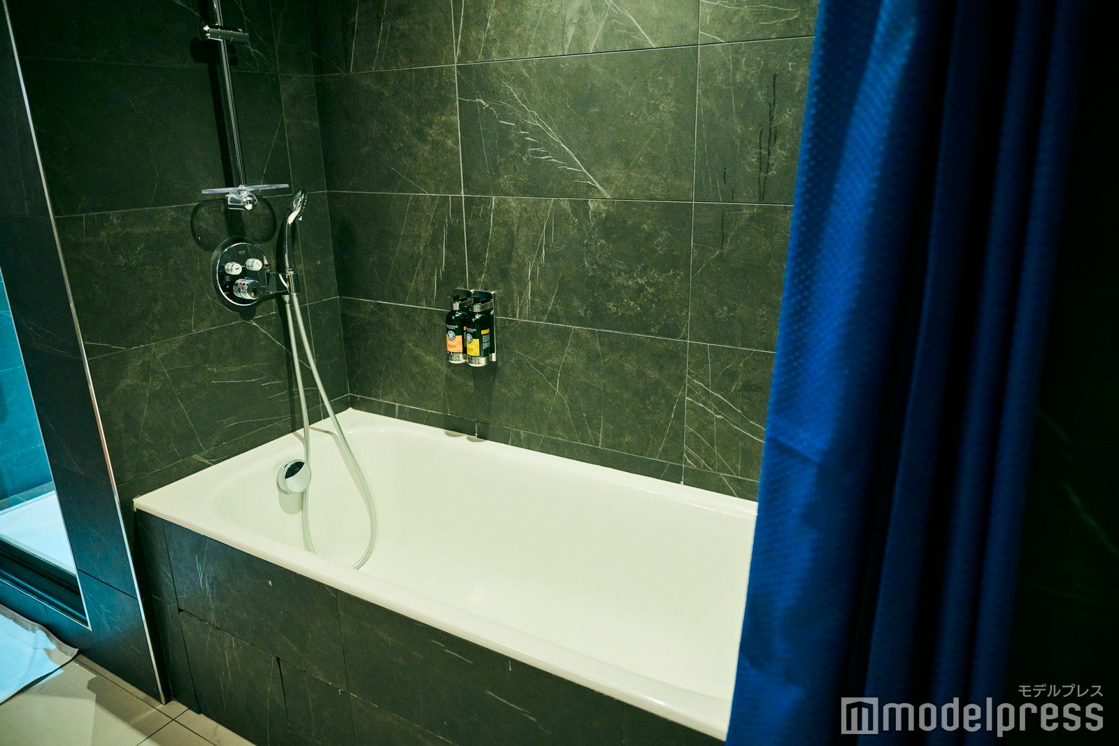 客室（C）モデルプレス