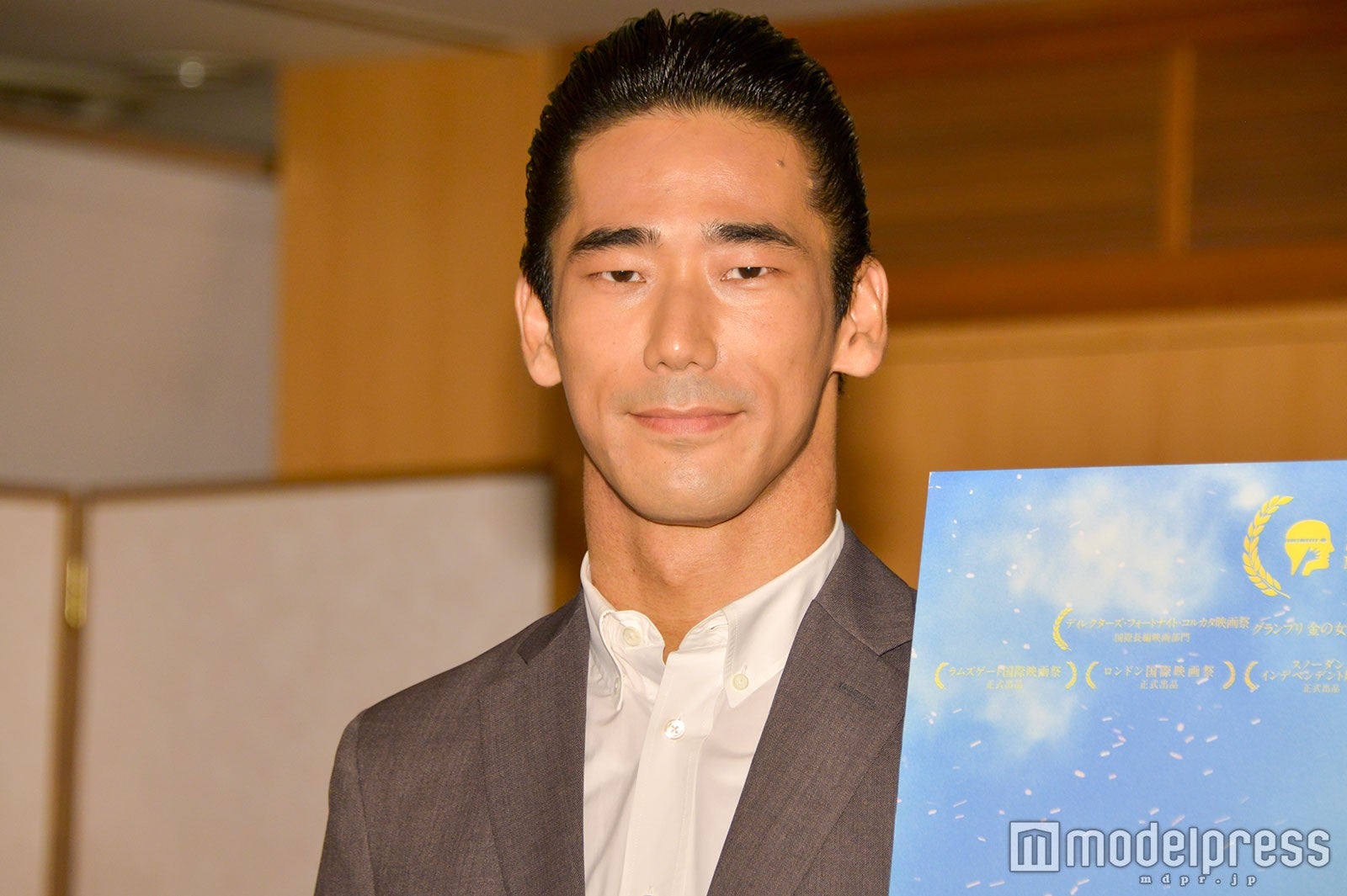 Exile小林直己 英語で回答し セルフ通訳 何か恥ずかしい と照れ笑い モデルプレス