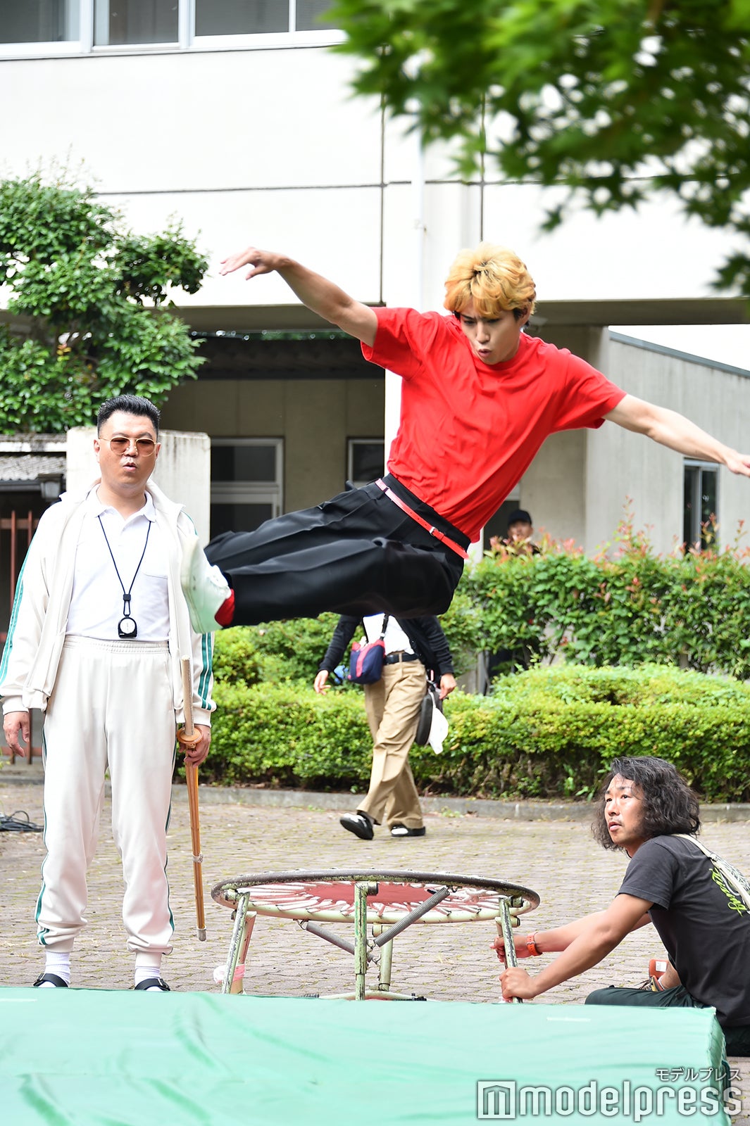 高い跳躍！（C）モデルプレス