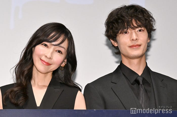 麻生久美子、塩野瑛久(C)モデルプレス