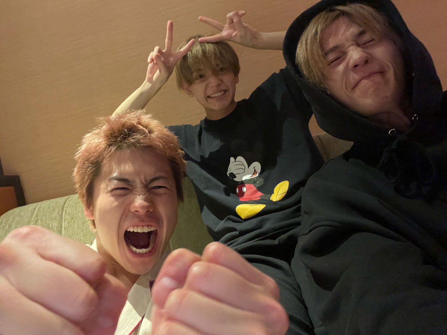 FANTASTICS、超多忙スケジュール中の「W杯」リアタイ投稿が話題 スペイン戦勝利で“歓喜の自撮り”「気合いがすごい」「愛と興奮が伝わる」