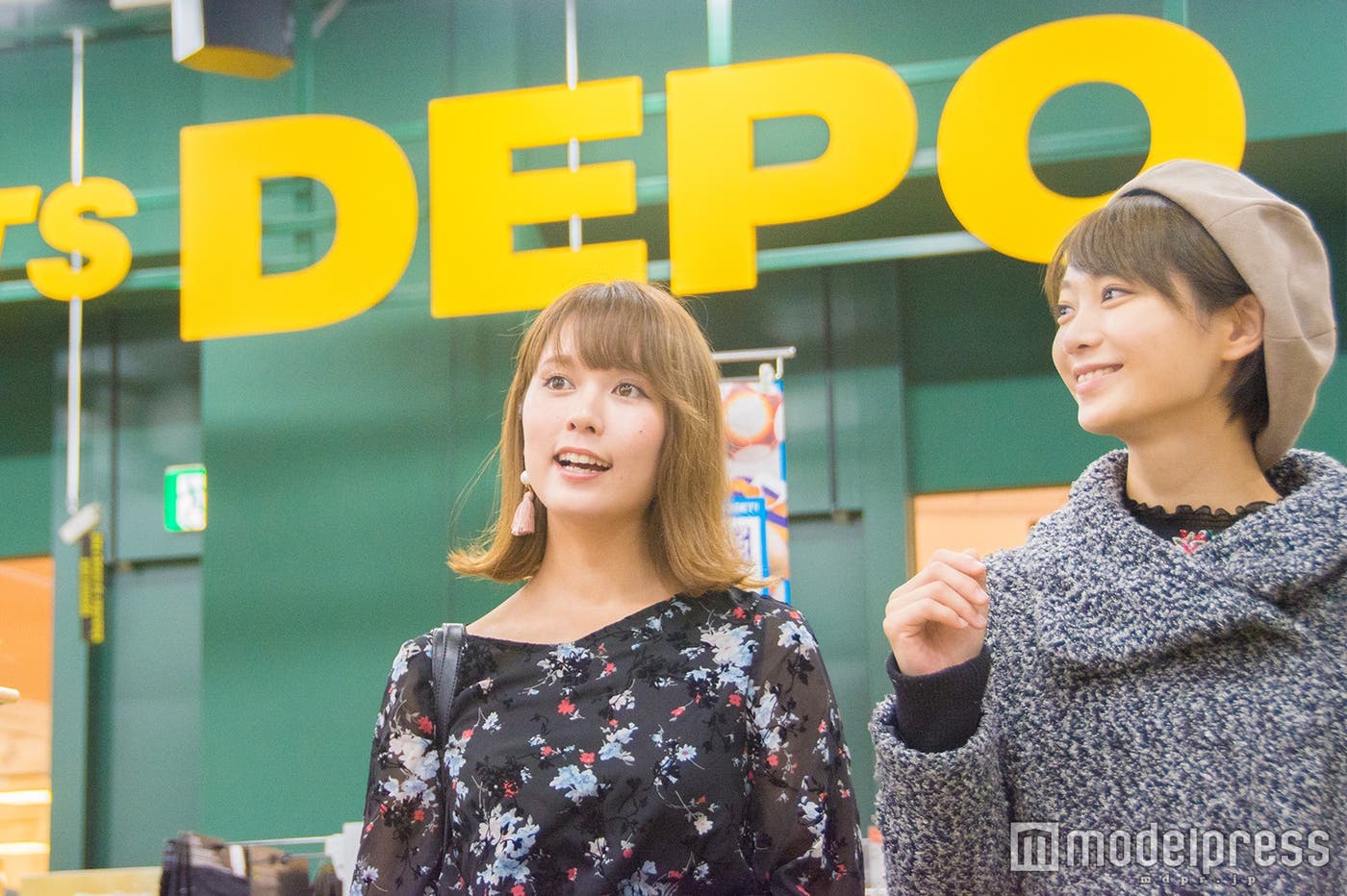 (左から)福本沙織さん、芹川有里さん(C)モデルプレス