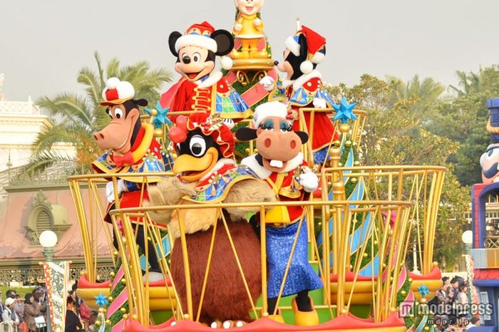 (下段左から)ホースレス・ホースカラー、クララ・ラック、クララベル・カウ