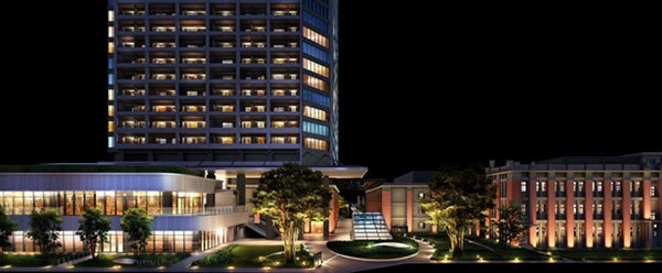 旧帝蚕倉庫の復元棟と周囲の街並み（右から2棟目が出店予定棟）／画像提供：阪急阪神ホールディングス