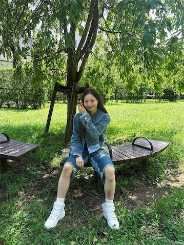 本田真凜、ショー休演日に"半ズボン"で散策「足がアザで賑わってました笑」