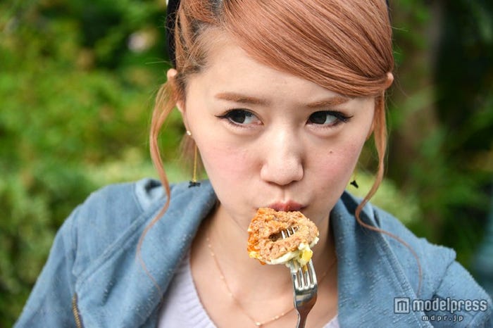 「プラザパビリオン・レストラン」スペシャルセット/モデル:河西里音