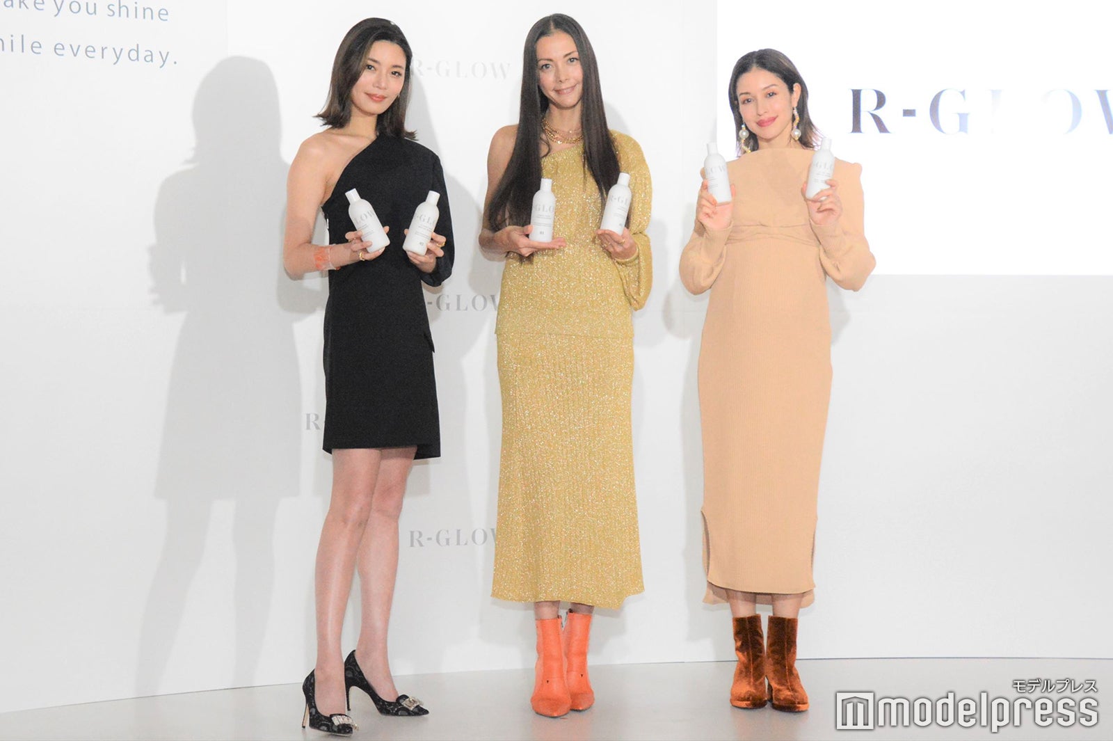 島袋聖南、土屋アンナ、BENI （C）モデルプレス