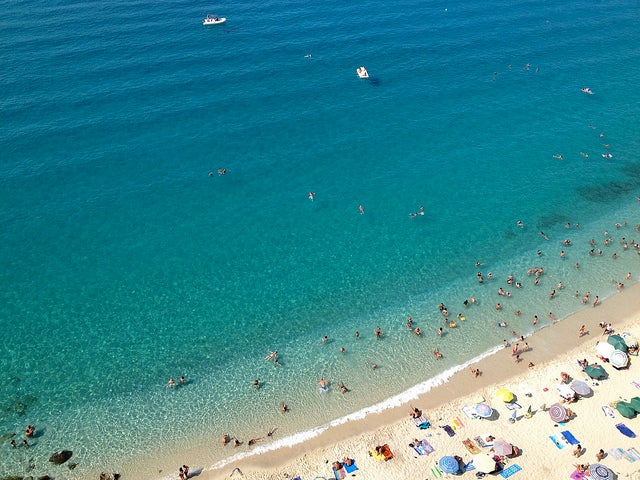 イタリア トロペーア の絶景ビーチに一目惚れ 神々の海岸 が宝石級の美しさ 女子旅プレス