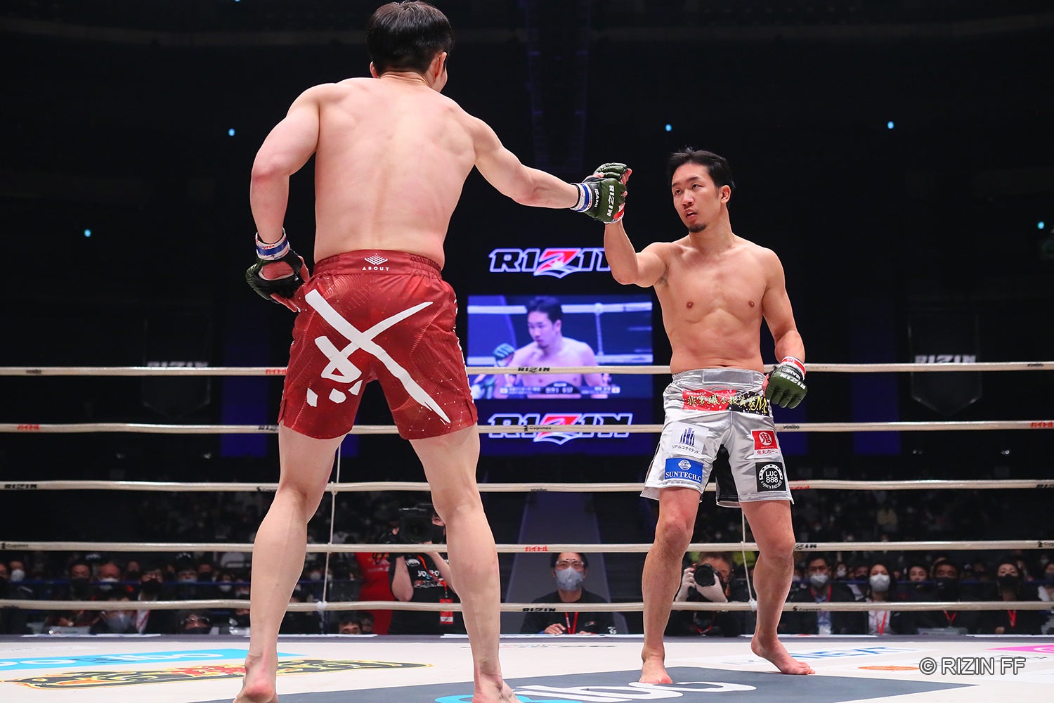 弥益ドミネーター聡志、朝倉未来（C）RIZIN FF