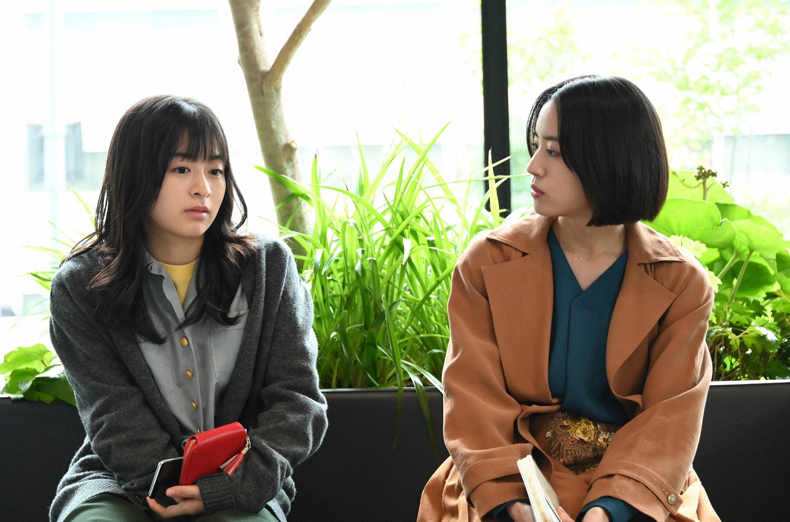 森七菜、石橋静河／「この恋あたためますか」第3話より（C）TBS