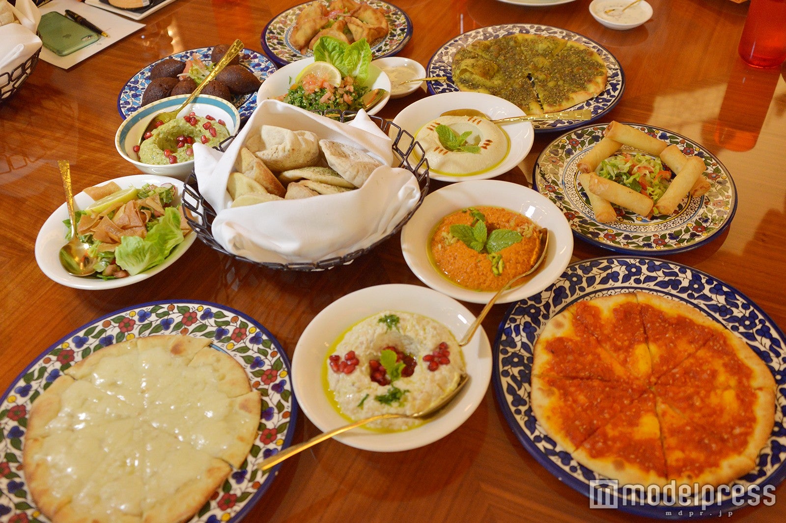 イフタール（C）モデルプレス