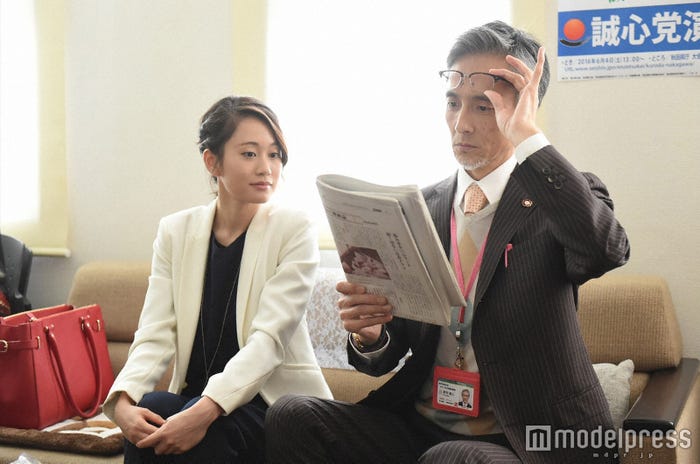 前田敦子、橋爪淳「毒島ゆり子のせきらら日記」第3話・場面カット(C)TBS