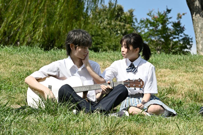 佐藤海音、大原優乃「秘密を持った少年たち」より(C)日本テレビ