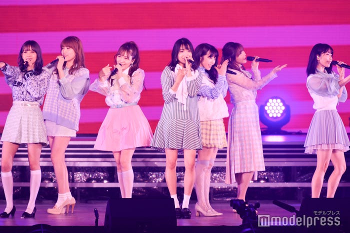 加藤玲奈、入山杏奈、河西智美、北原里英、峯岸みなみ、指原莉乃、横山由依「峯岸みなみ卒業コンサート~桜の咲かない春はない~」(C)モデルプレス