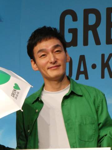 草彅剛、稲垣吾郎は「日傘のパイオニア」 20年前からさしているが「そのときはバカにされていた」