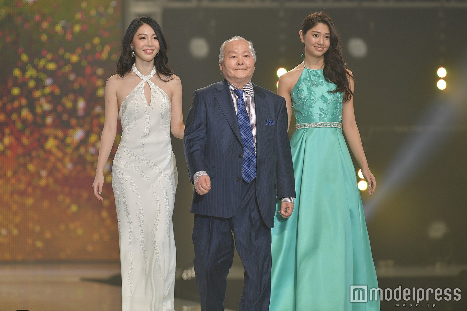 加藤一二三（中央）（C）モデルプレス