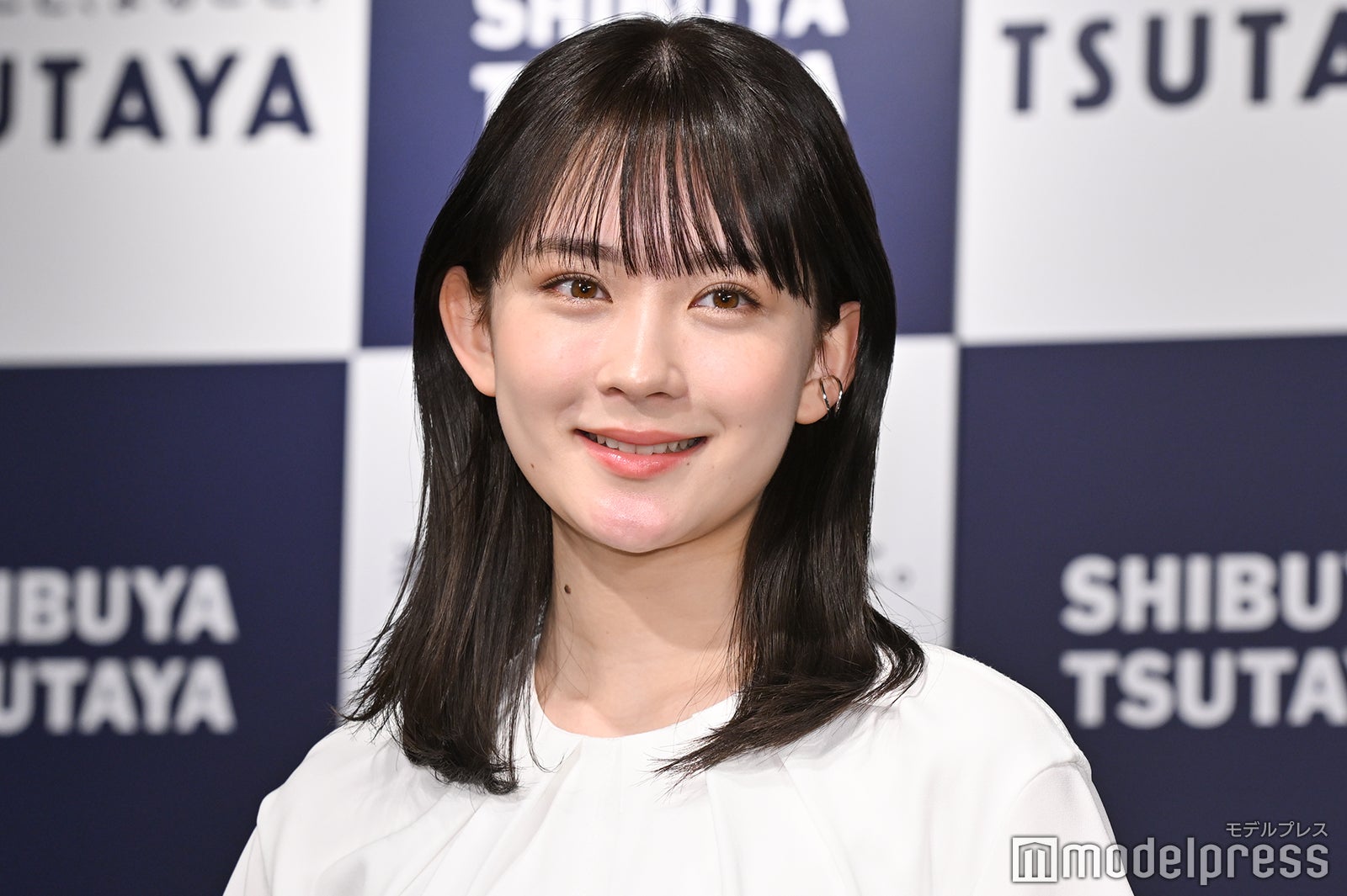 畑芽育“憧れ”伊藤沙莉との共演熱望「思いの丈を告白できたら」＜1st写真集「残照」＞